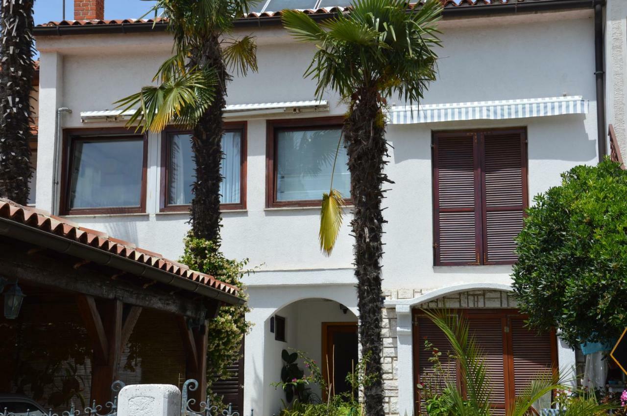 Hous Mira Lägenhet Poreč Exteriör bild